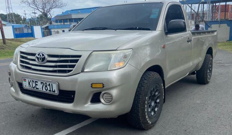 
								Toyota Hilux 2015 – Reliable Power and Performance full									