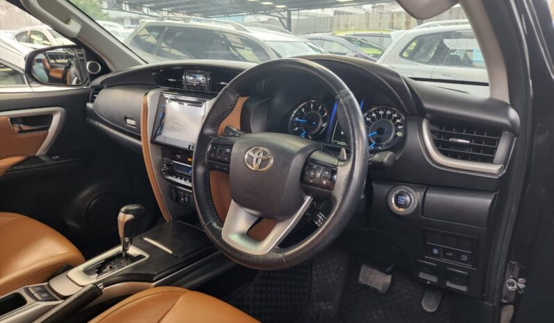 
								TOYOTA FORTUNER 2017 7-Seater. full									