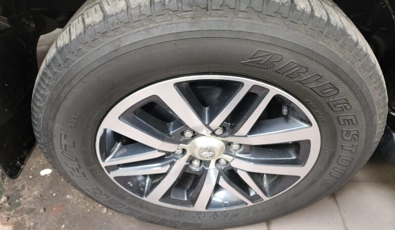
								TOYOTA FORTUNER 2017 7-Seater. full									